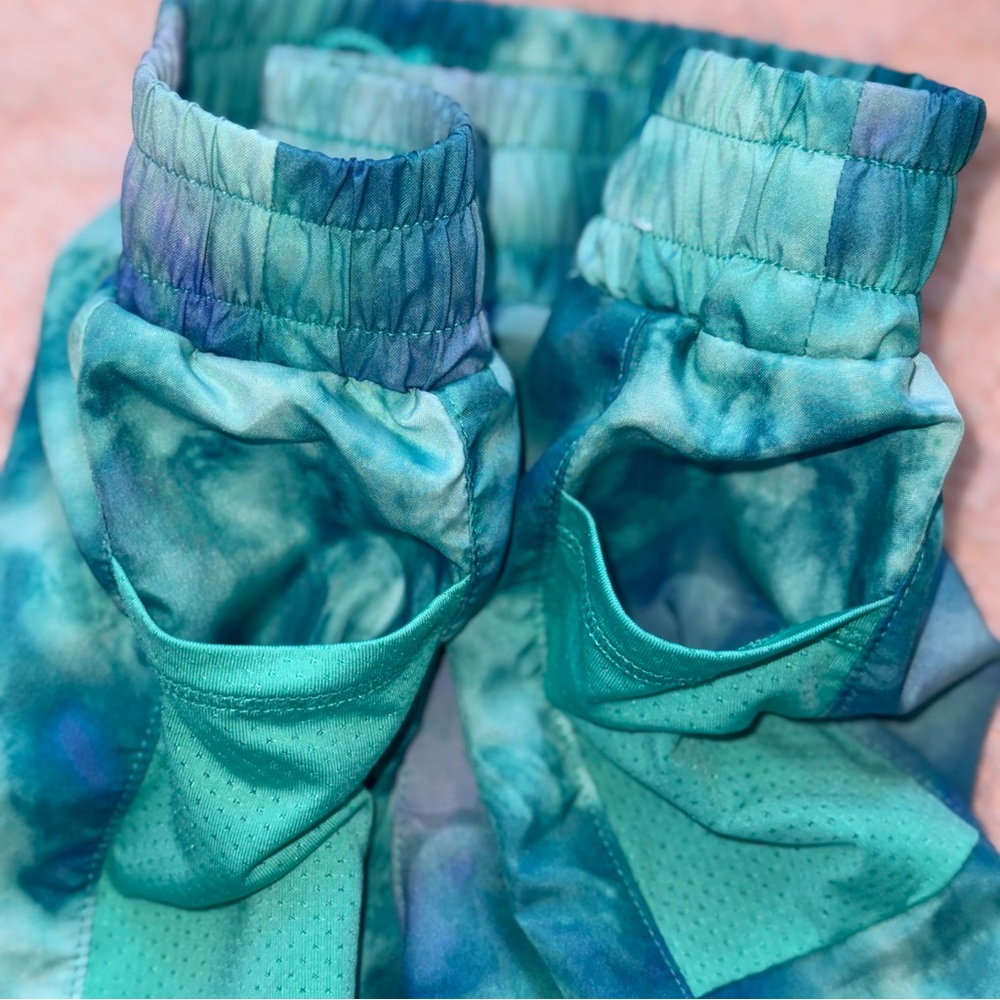 Girls Xersion Tie Dye Neon Size XS 6/6X Running Active Quick Dri Shorts Bottoms - Picture 8 of 9